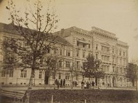 Palača Ivana Burattija na sjevernoj strani Zrinjevca 1880. godine